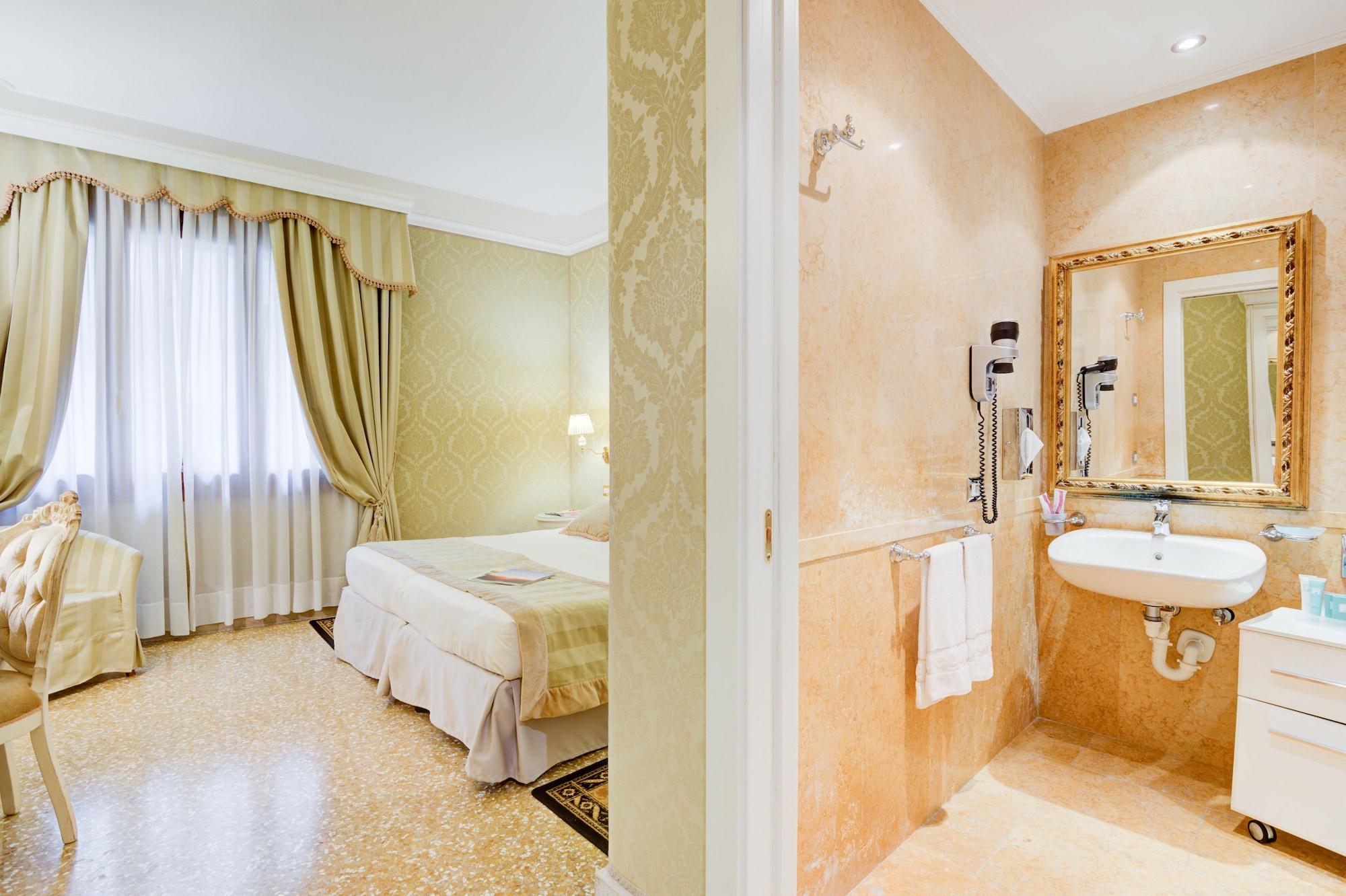 Hotel Al Duca Di Venezia Buitenkant foto
