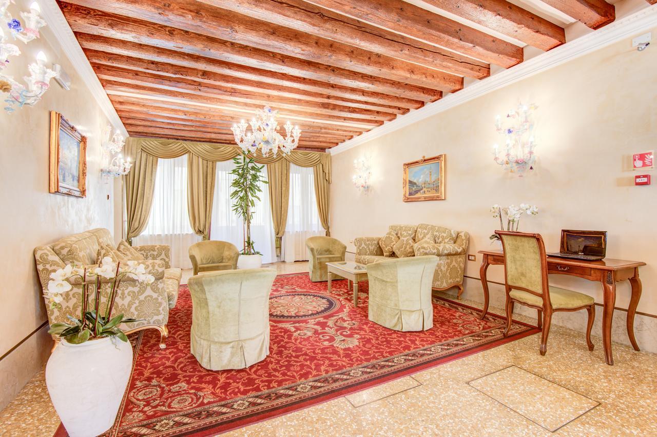 Hotel Al Duca Di Venezia Buitenkant foto