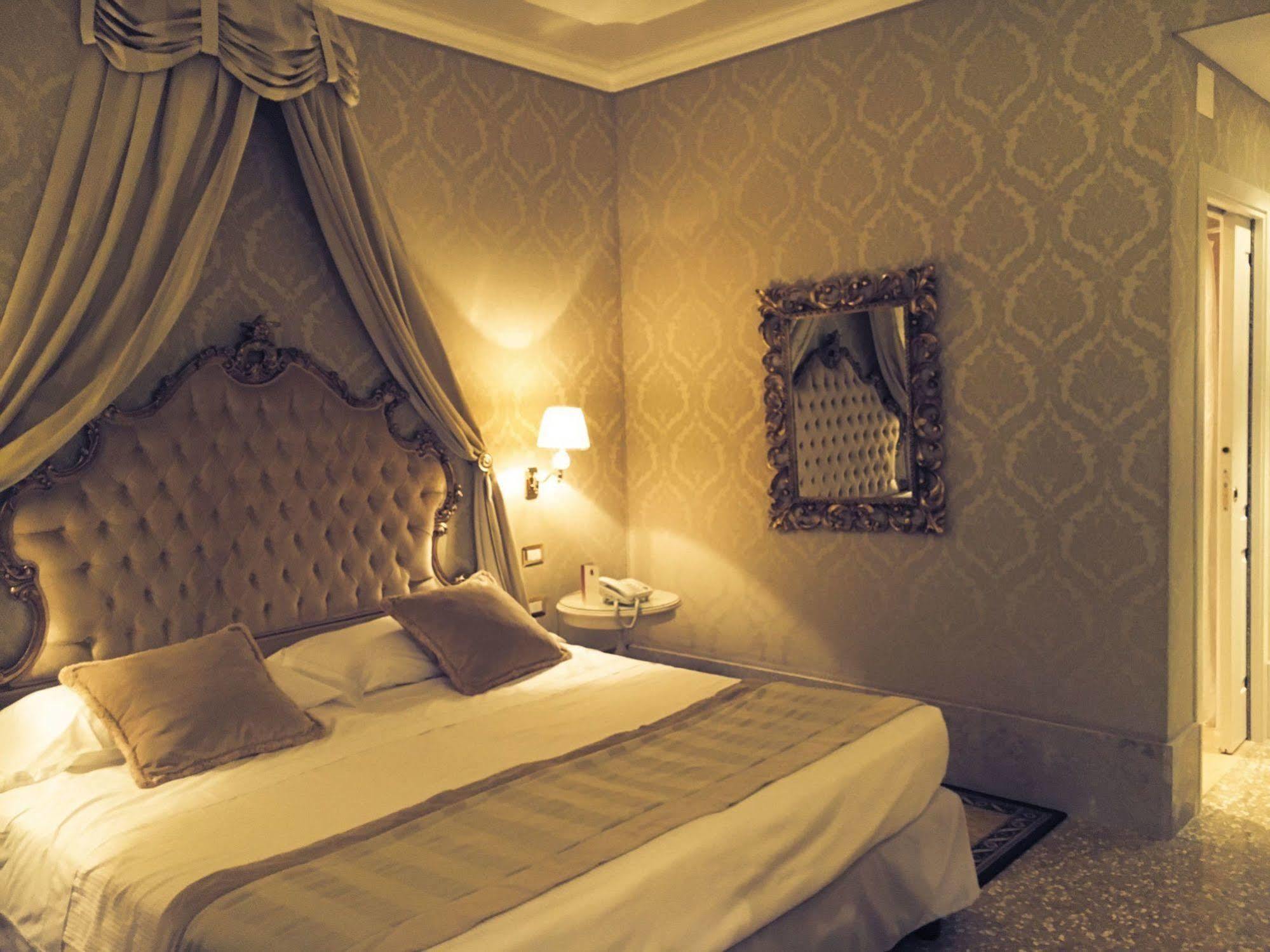 Hotel Al Duca Di Venezia Buitenkant foto